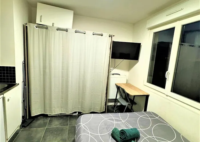 Confortable Proche Gare Apartmán *