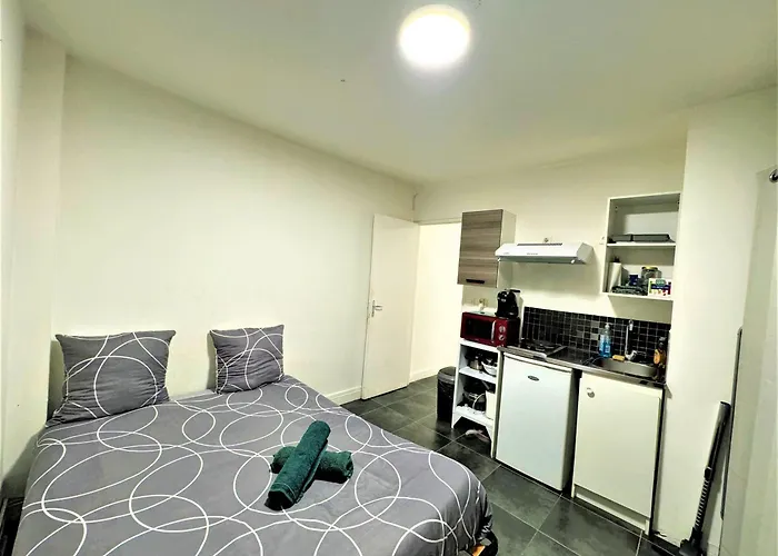 Confortable Proche Gare Apartamento Melun